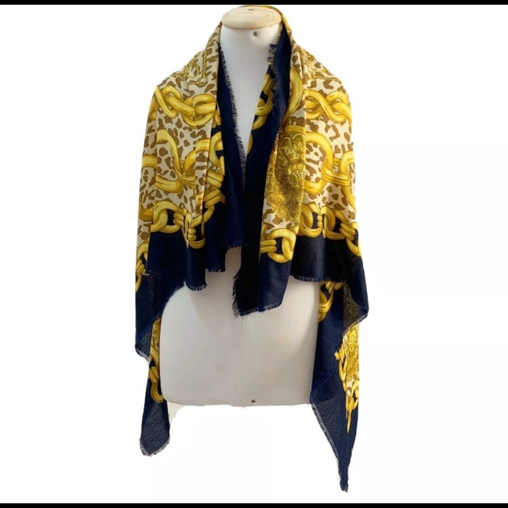 Wool scarf - Picture 3 of 7